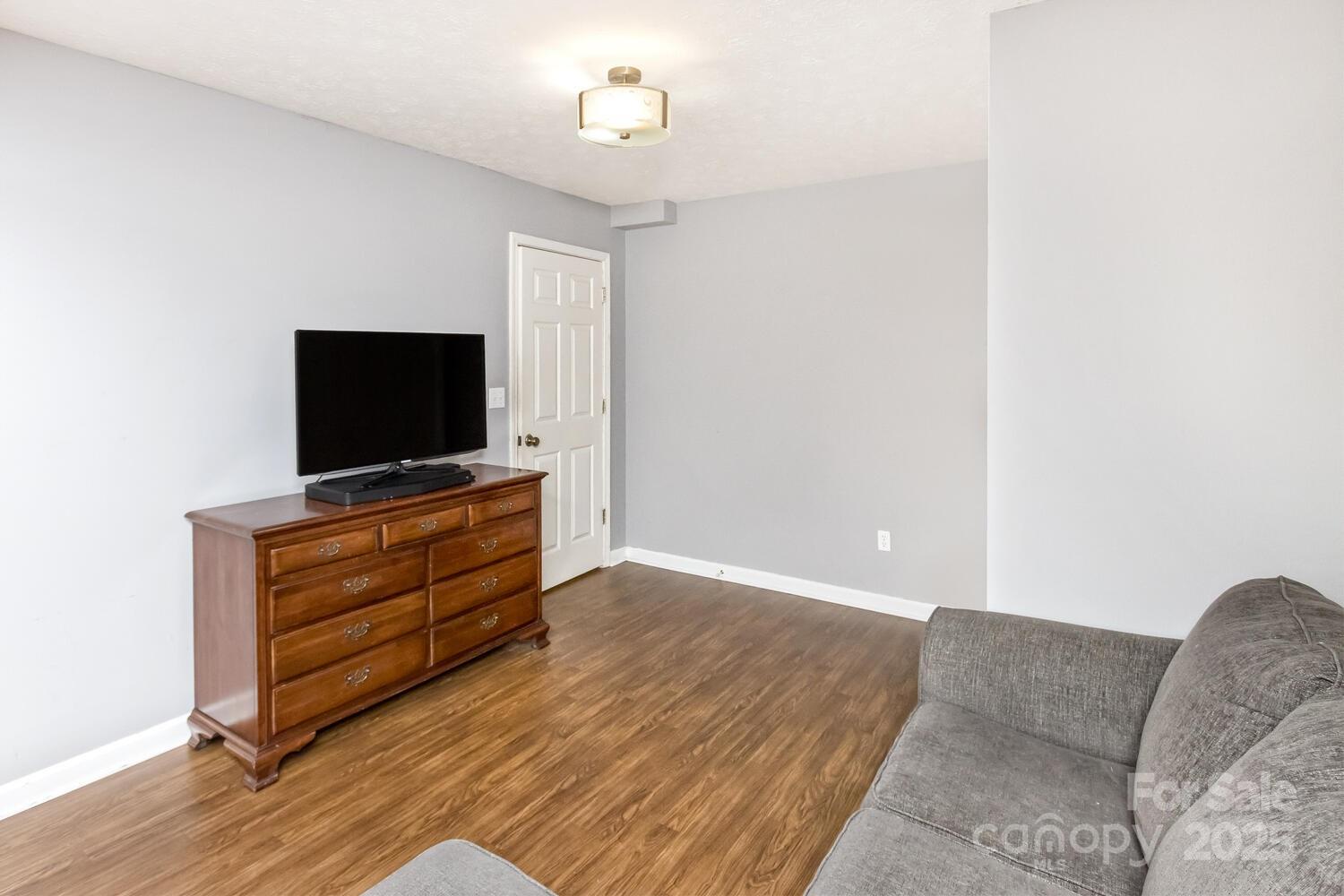 Mills Pointe - Residential