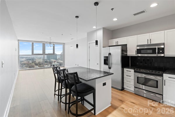 333 W TRADE ST UNIT 2103, CHARLOTTE, NC 28202 - Image a8a9fc0fb06aaf86b226546be306eab7/4020900269
