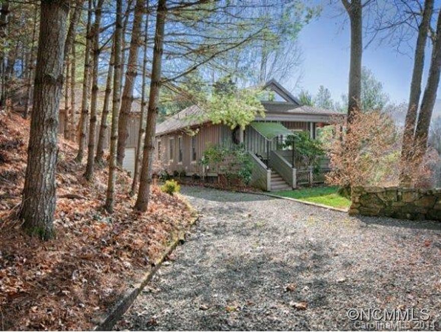 Charming custom mntn retreat w/spectacular views & beautiful outdoor space. Snuggle up with a book by the FP or in the reading nook overlooking the living room. Features radiant floor heating & storage galore. Studio apartment above garage provides additional 375sf, gas-log stove & full bath. More unique features include generator, solar back-up, hi-speed internet & 1200s.f. workshop. Perfect getaway close to fishing, skiing and endless hiking!