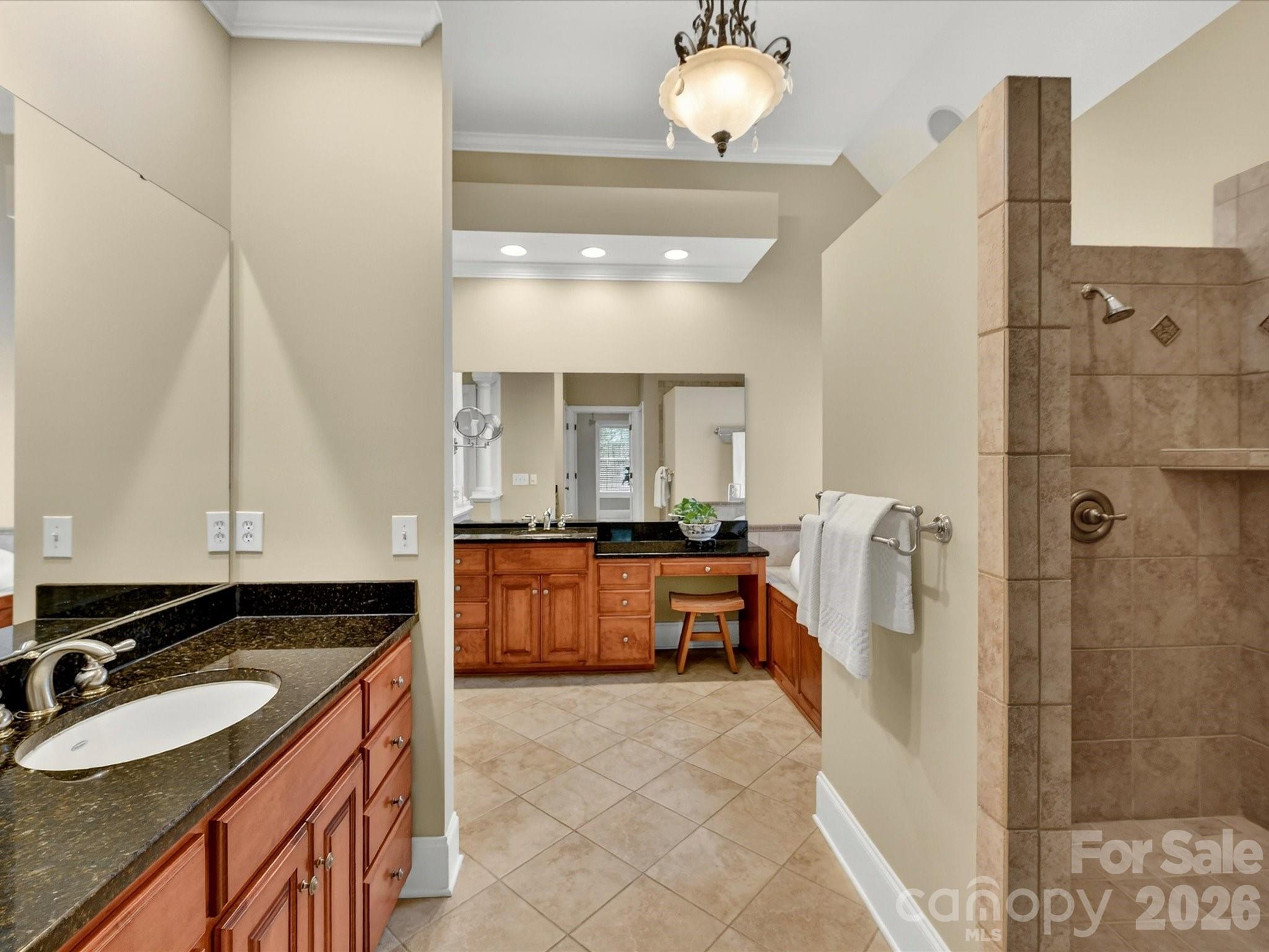 Hamilton Crest - Residential