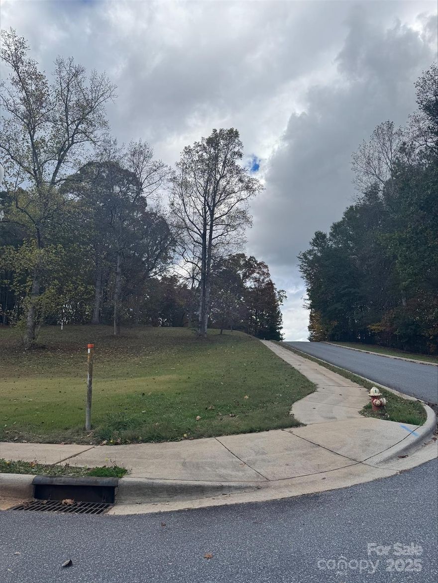 Newly released homesites in the Laurels section of Rock Barn Country Club and Spa. 2 golf courses, tennis, fitness and aquatic centers, 2 clubhouses, several dining venues, equestrian center, 1st class Spa, putting green and so much more!
Low HOA fees.