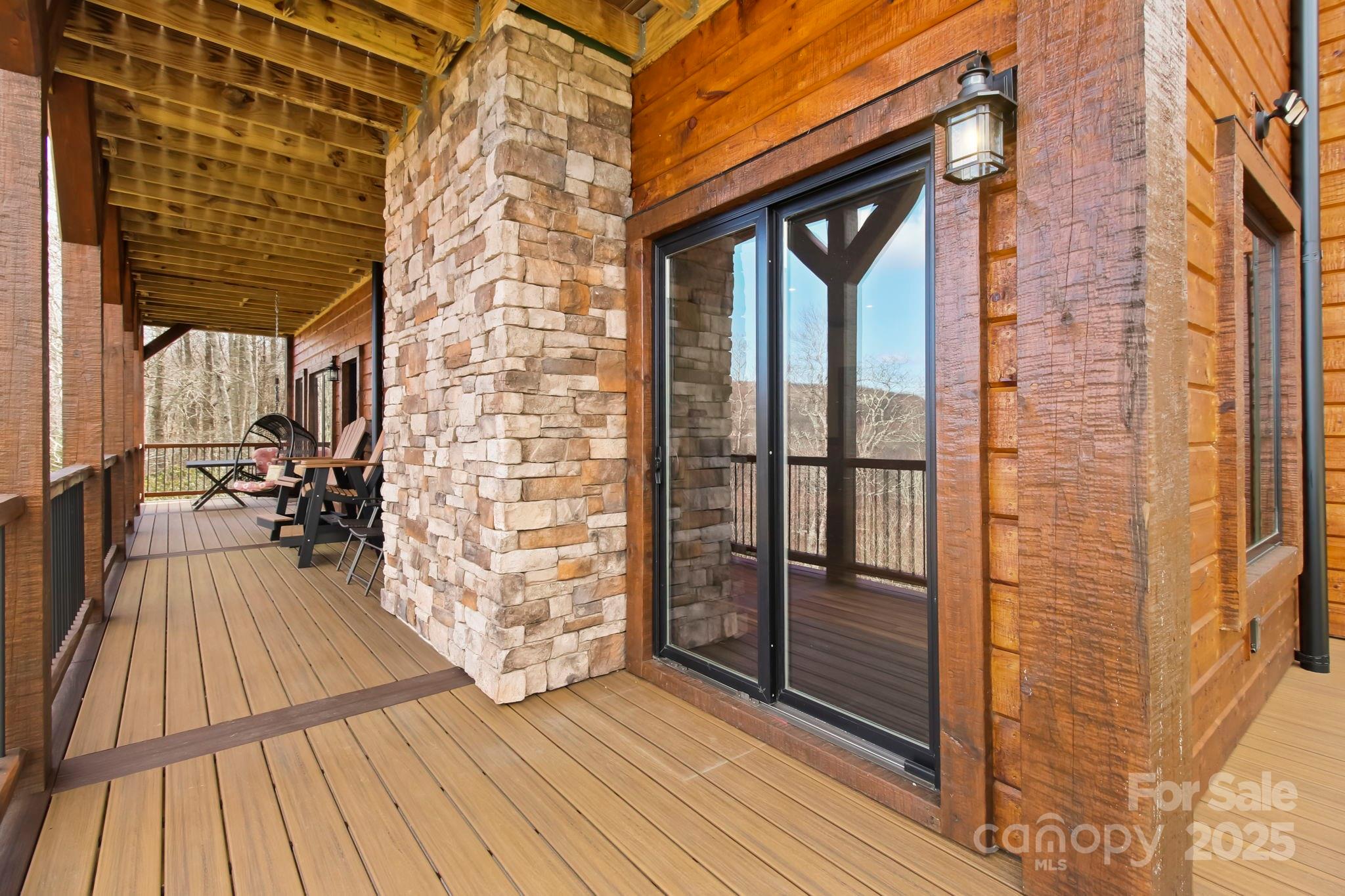 Boone, North Carolina 28607, United States, 3 Bedrooms Bedrooms, ,3 BathroomsBathrooms,Residential,Active,92345