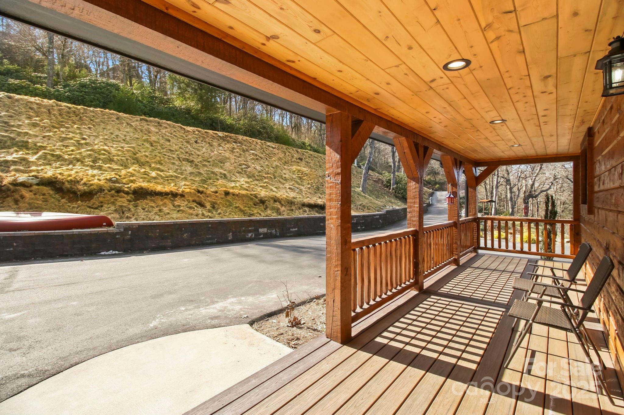 Boone, North Carolina 28607, United States, 3 Bedrooms Bedrooms, ,3 BathroomsBathrooms,Residential,Active,92345