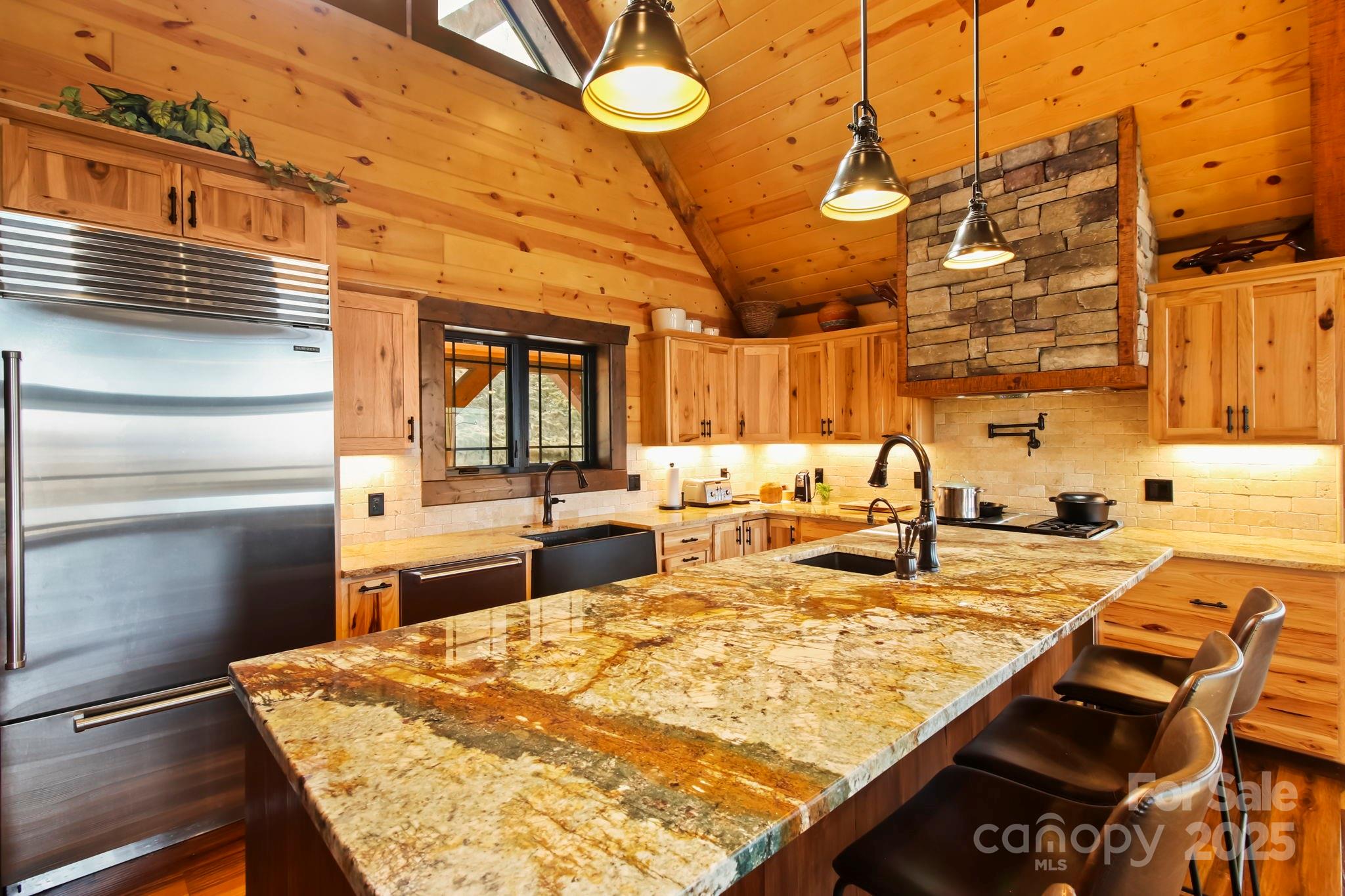 Boone, North Carolina 28607, United States, 3 Bedrooms Bedrooms, ,3 BathroomsBathrooms,Residential,Active,92345