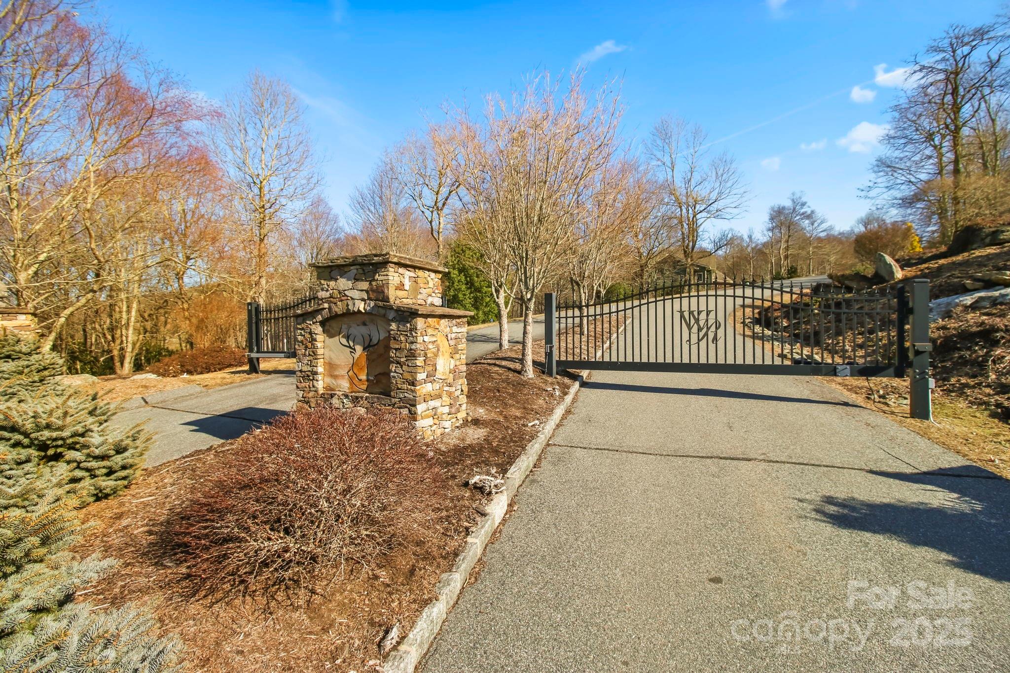 Boone, North Carolina 28607, United States, 3 Bedrooms Bedrooms, ,3 BathroomsBathrooms,Residential,Active,92345