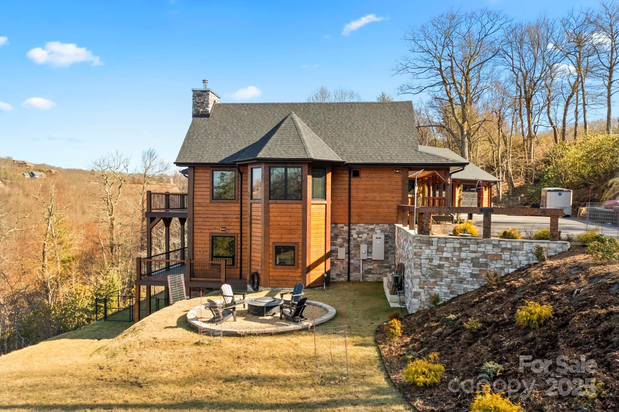 Boone, North Carolina 28607, United States, 3 Bedrooms Bedrooms, ,3 BathroomsBathrooms,Residential,Active,92345