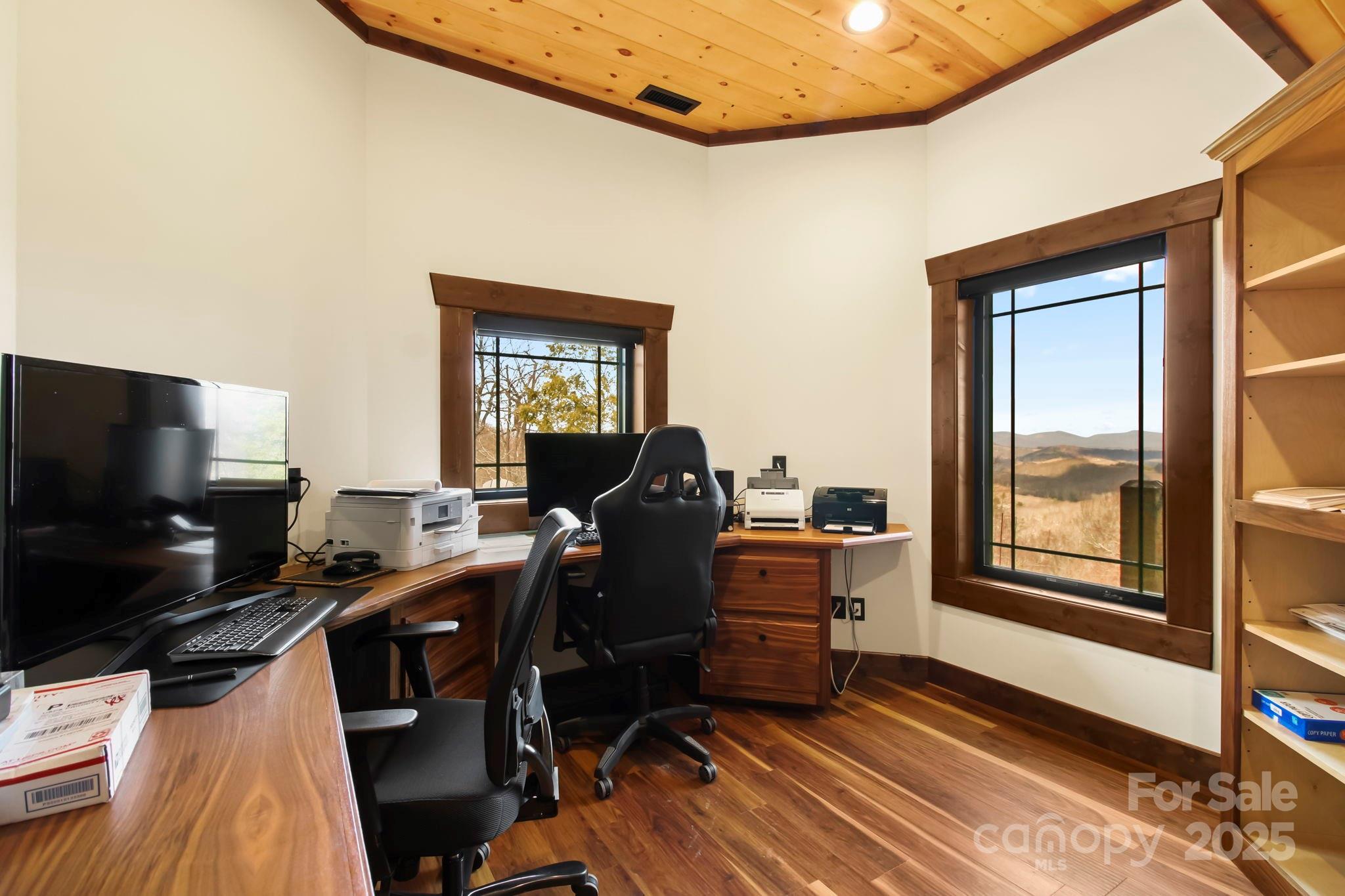 Boone, North Carolina 28607, United States, 3 Bedrooms Bedrooms, ,3 BathroomsBathrooms,Residential,Active,92345