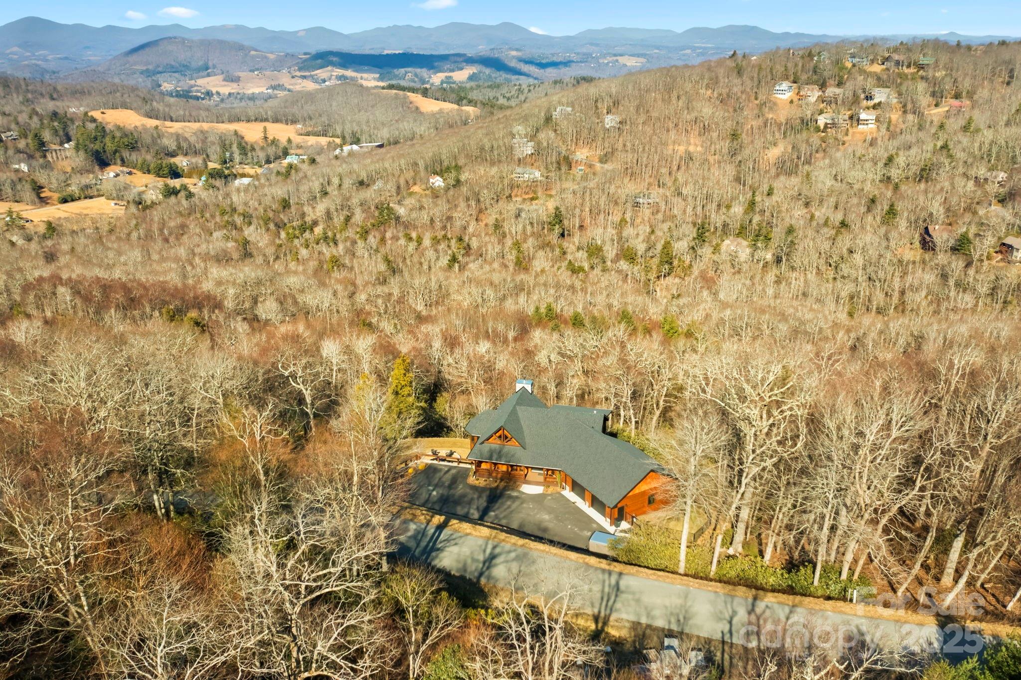 Boone, North Carolina 28607, United States, 3 Bedrooms Bedrooms, ,3 BathroomsBathrooms,Residential,Active,92345