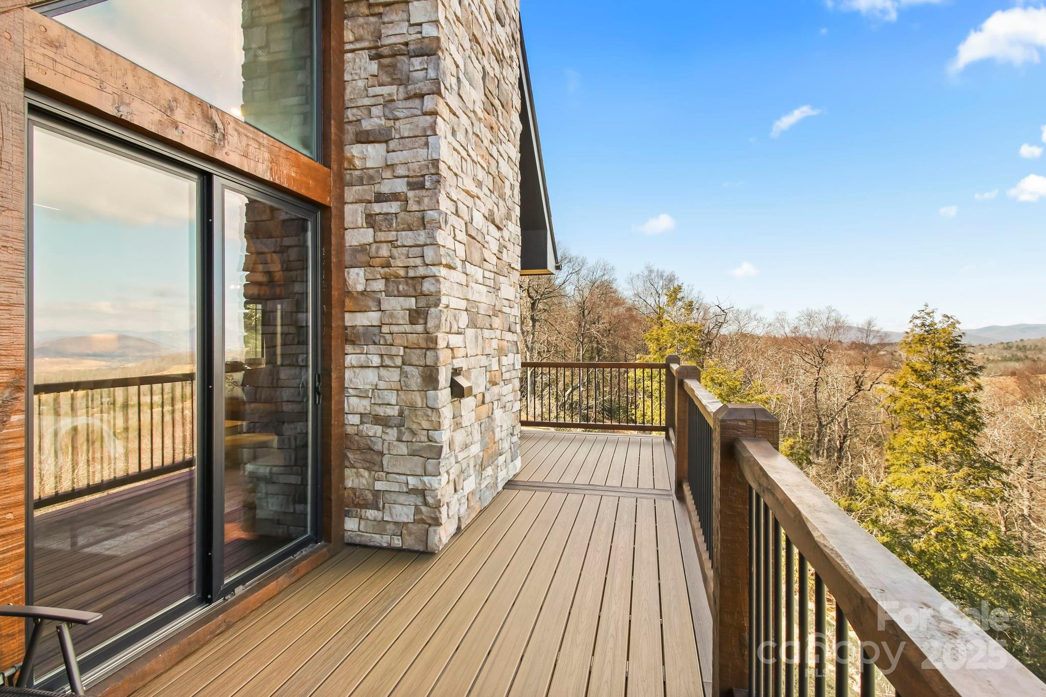 Boone, North Carolina 28607, United States, 3 Bedrooms Bedrooms, ,3 BathroomsBathrooms,Residential,Active,92345