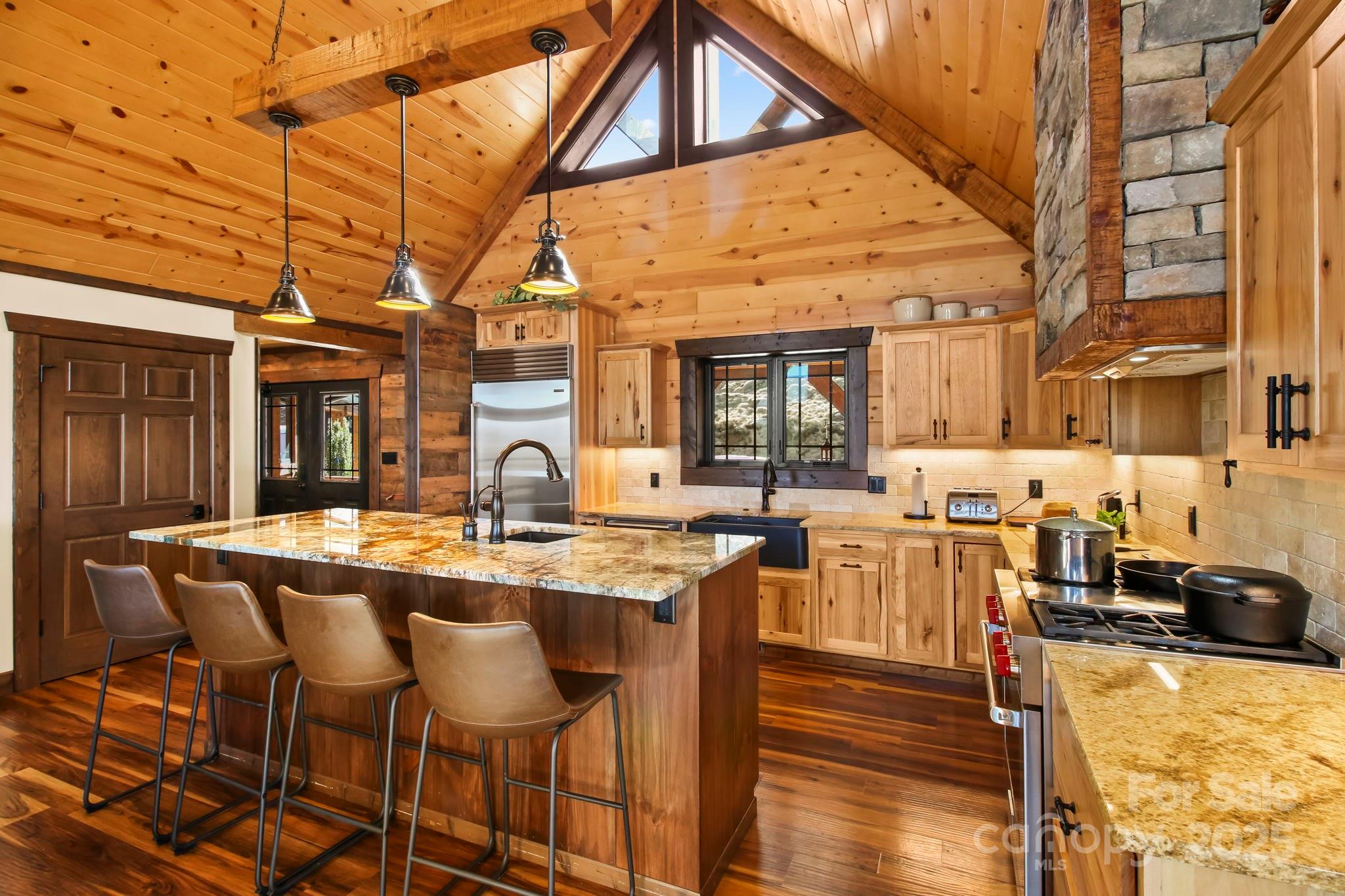 Boone, North Carolina 28607, United States, 3 Bedrooms Bedrooms, ,3 BathroomsBathrooms,Residential,Active,92345