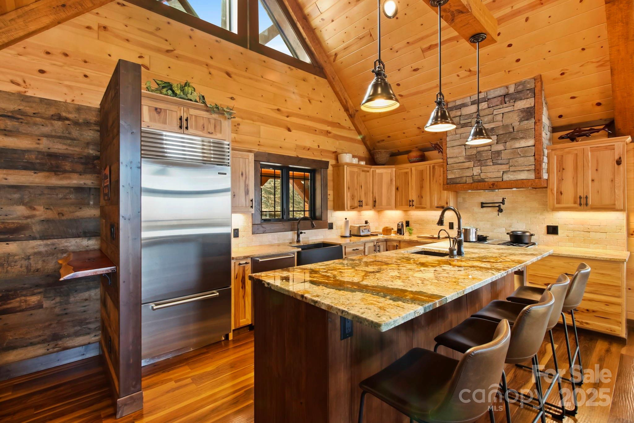 Boone, North Carolina 28607, United States, 3 Bedrooms Bedrooms, ,3 BathroomsBathrooms,Residential,Active,92345