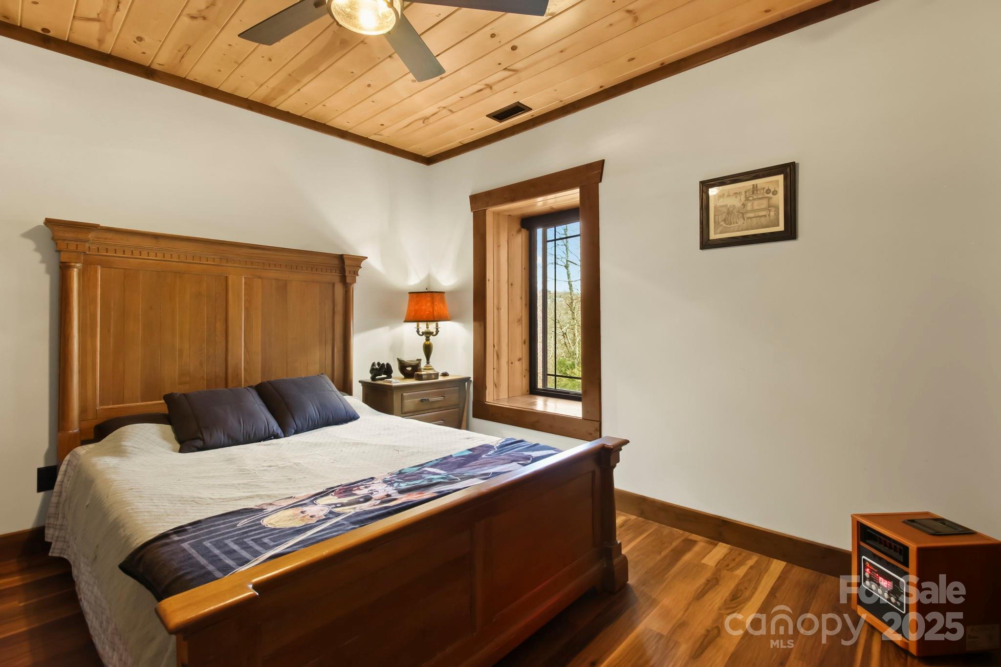 Boone, North Carolina 28607, United States, 3 Bedrooms Bedrooms, ,3 BathroomsBathrooms,Residential,Active,92345