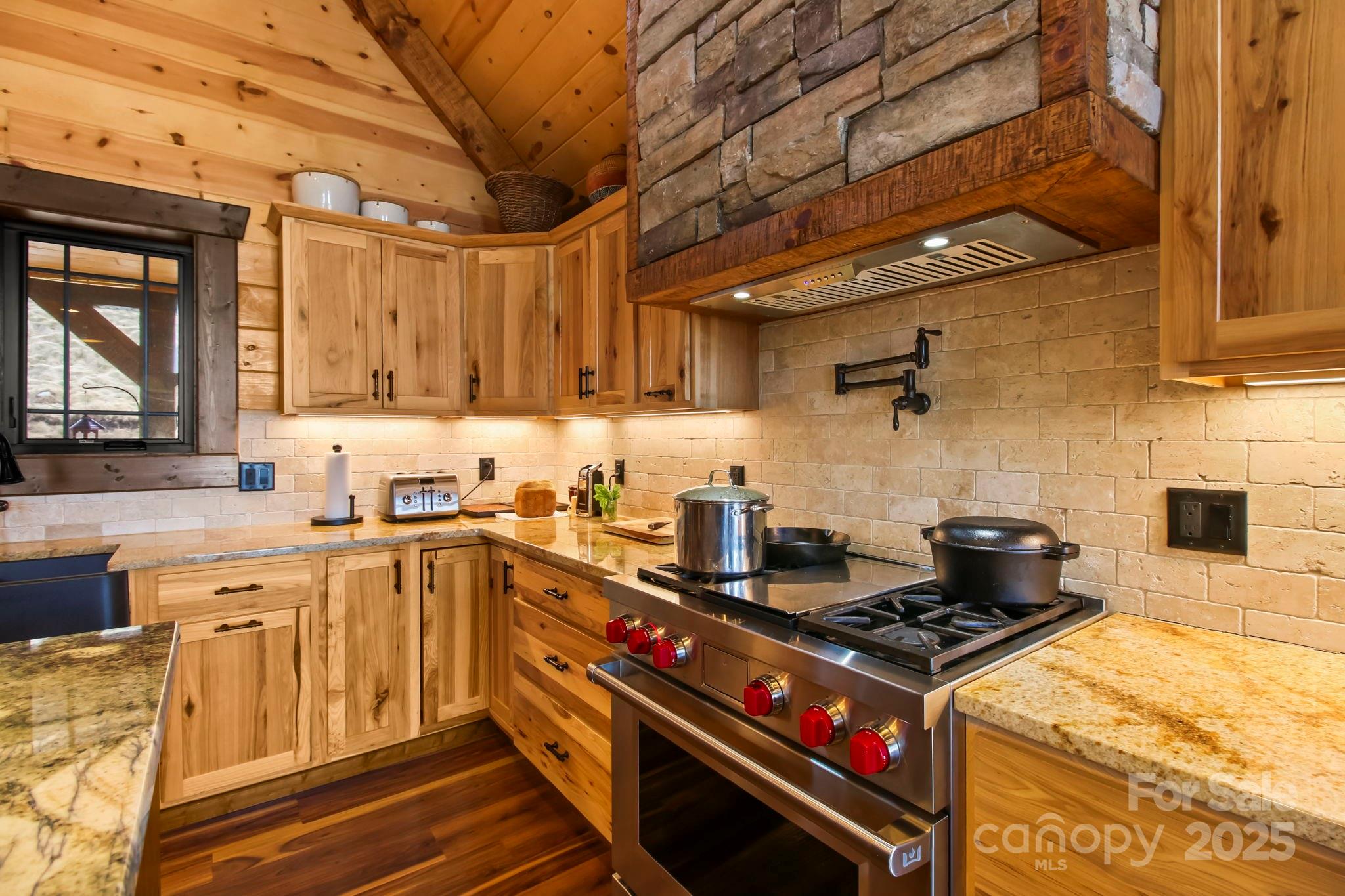 Boone, North Carolina 28607, United States, 3 Bedrooms Bedrooms, ,3 BathroomsBathrooms,Residential,Active,92345