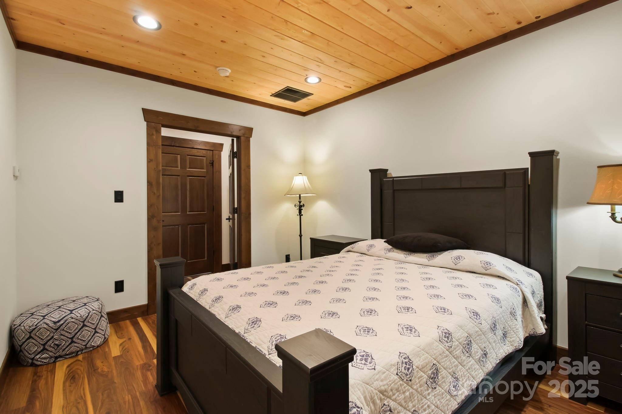 Boone, North Carolina 28607, United States, 3 Bedrooms Bedrooms, ,3 BathroomsBathrooms,Residential,Active,92345