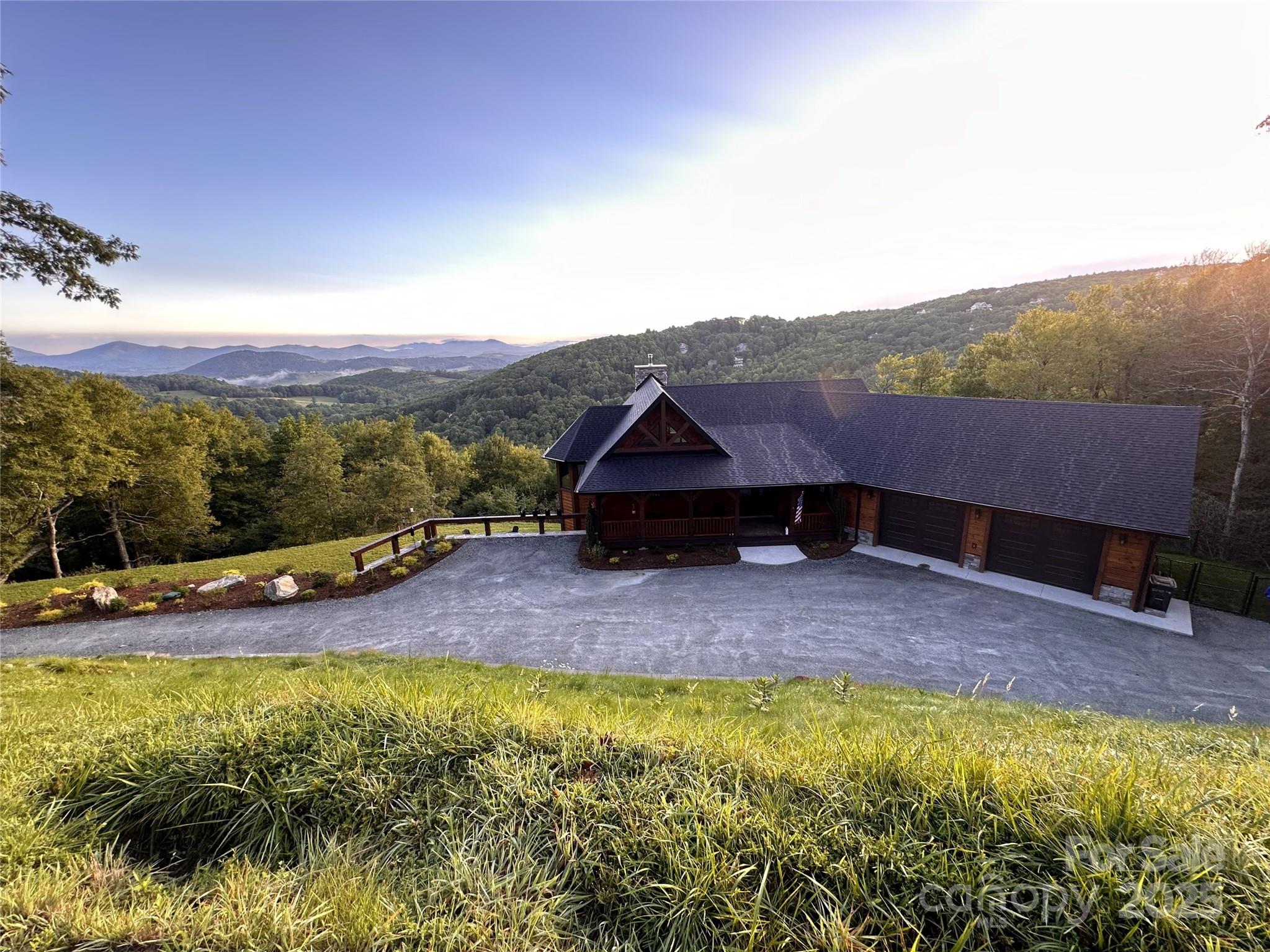 Boone, North Carolina 28607, United States, 3 Bedrooms Bedrooms, ,3 BathroomsBathrooms,Residential,Active,92345