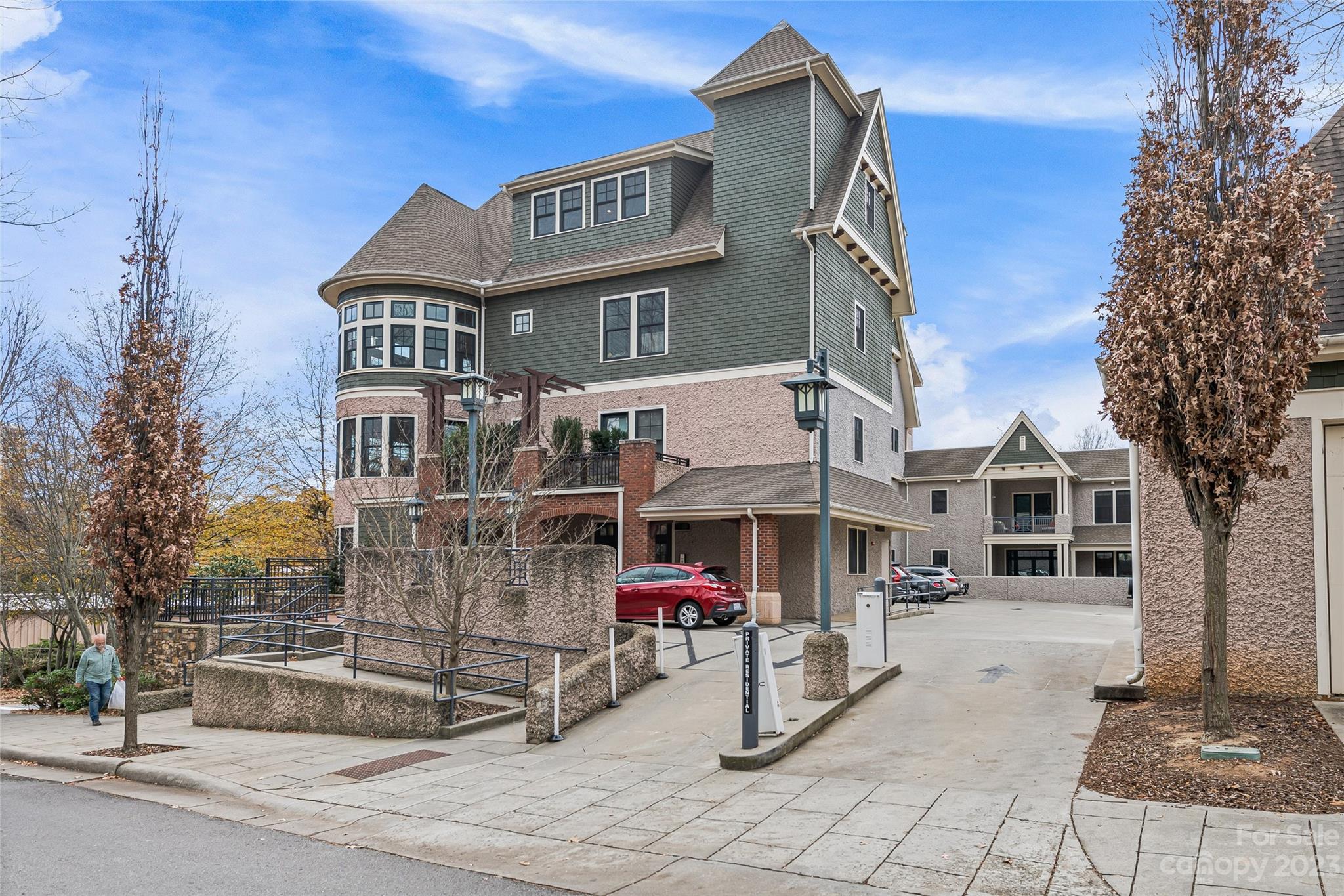 The Pioneer Building - Residential