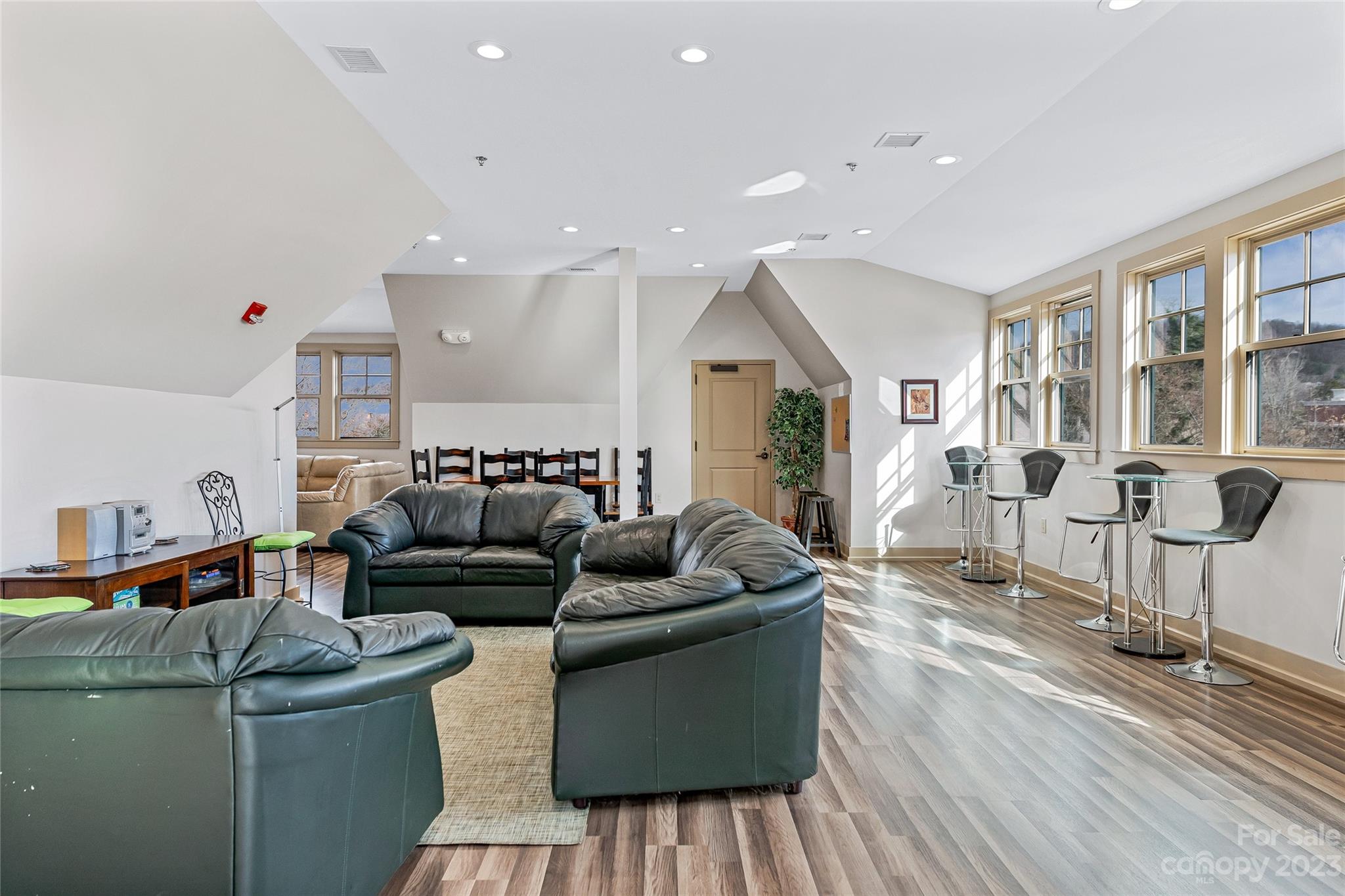 The Pioneer Building - Residential