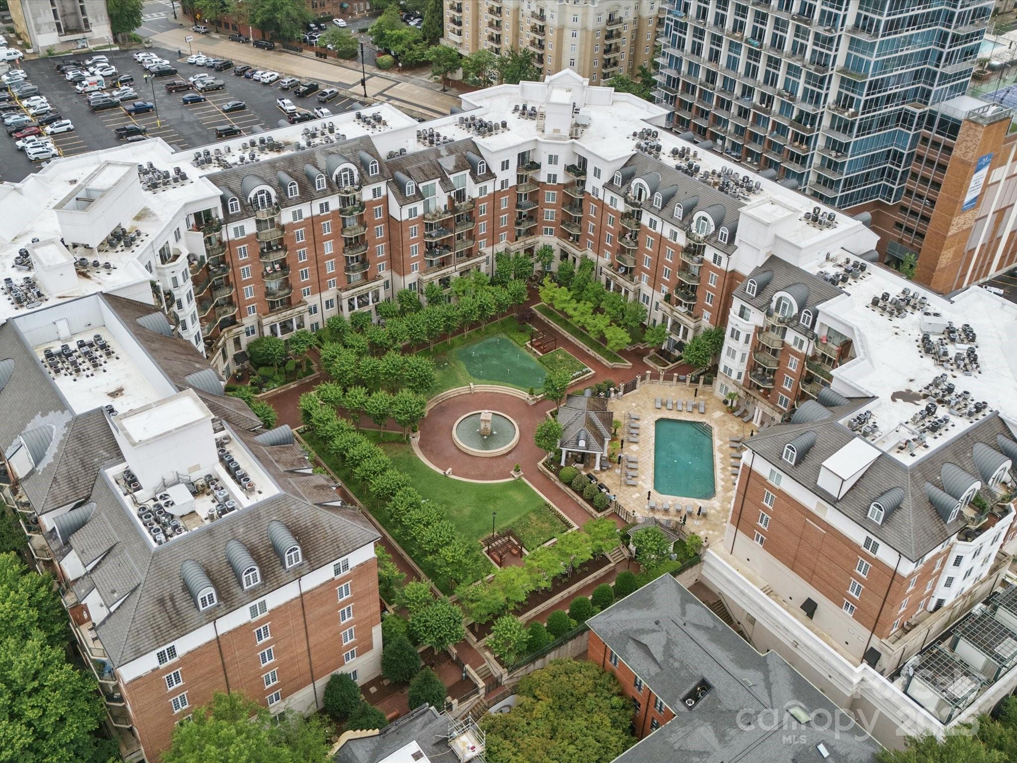 300 W 5th Street 339