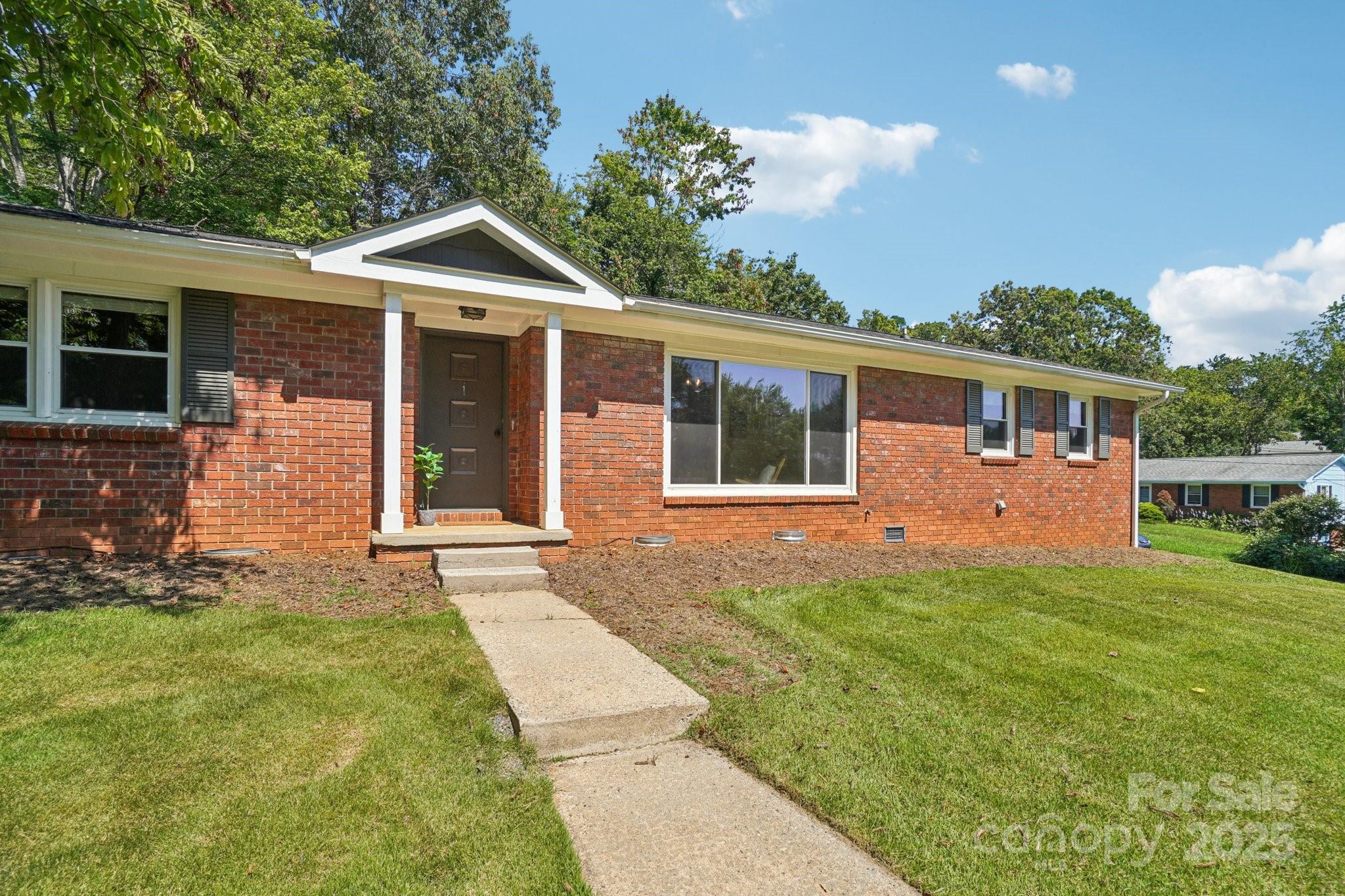 1 Forest Lane