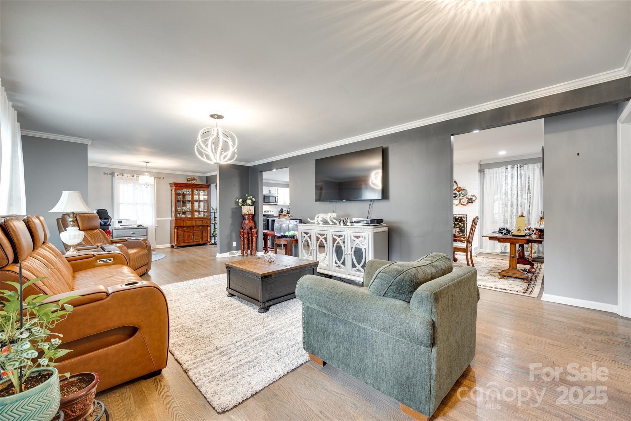 622 University Drive