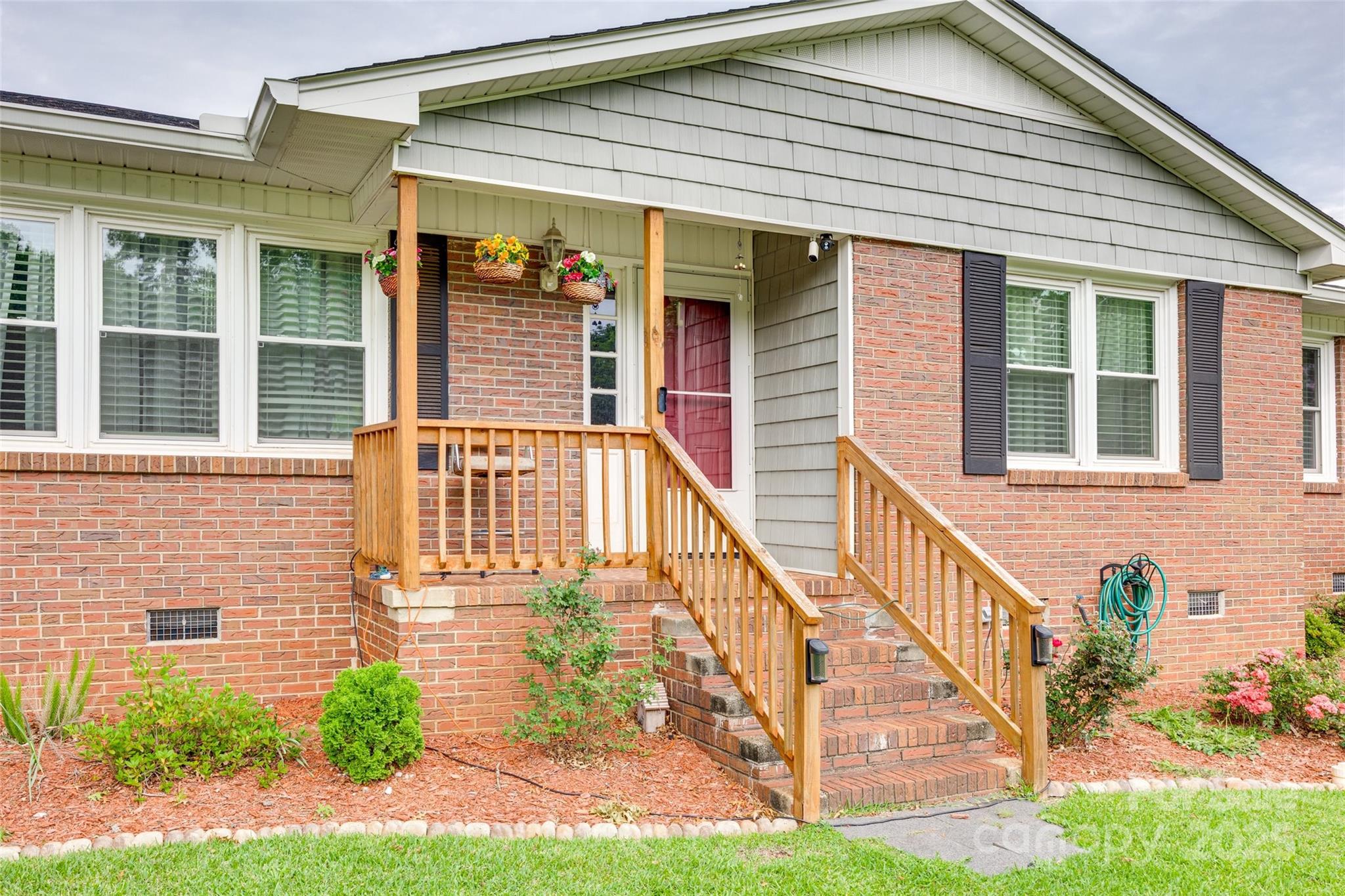 622 University Drive