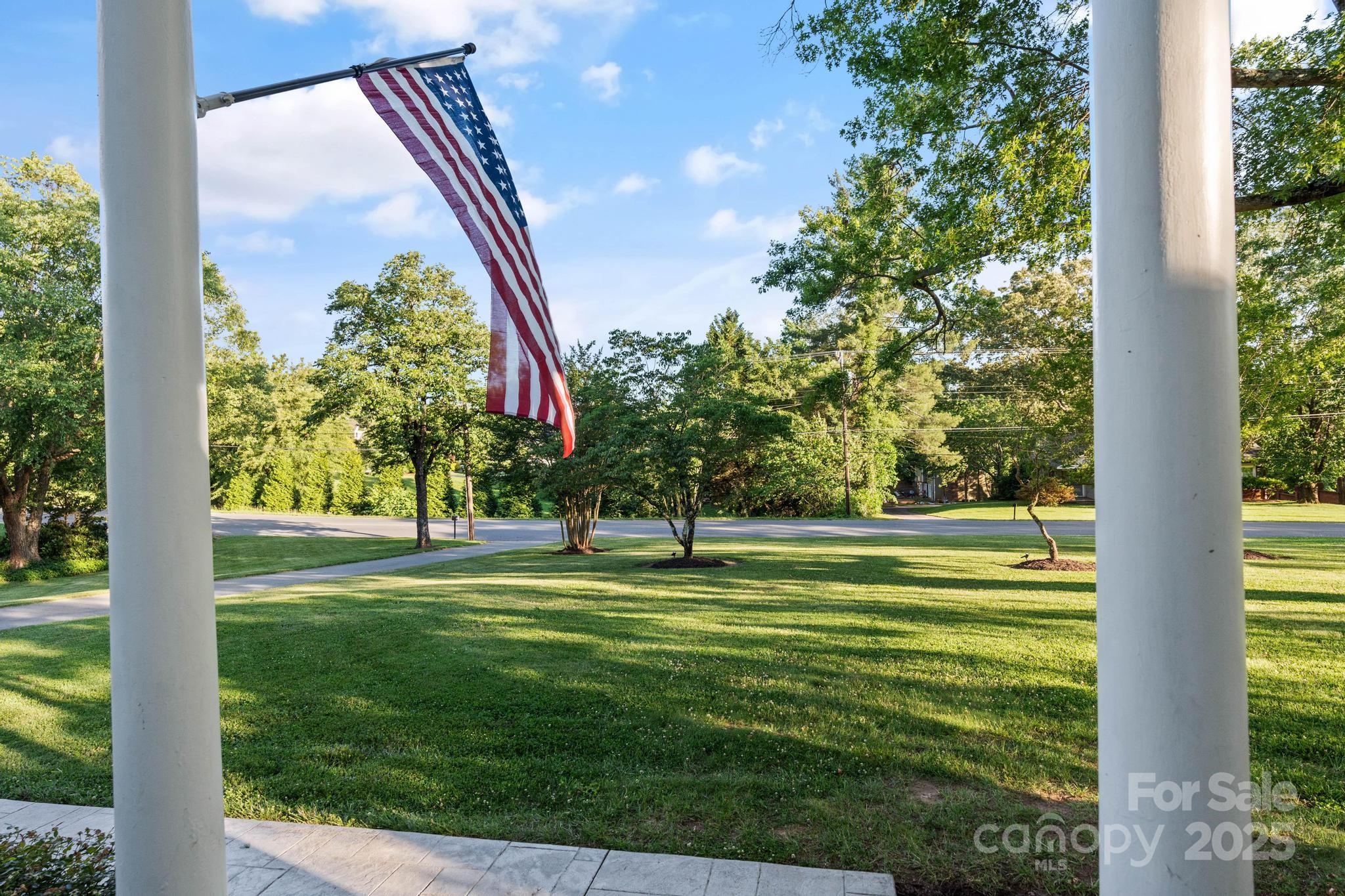 1020 12th Avenue NW