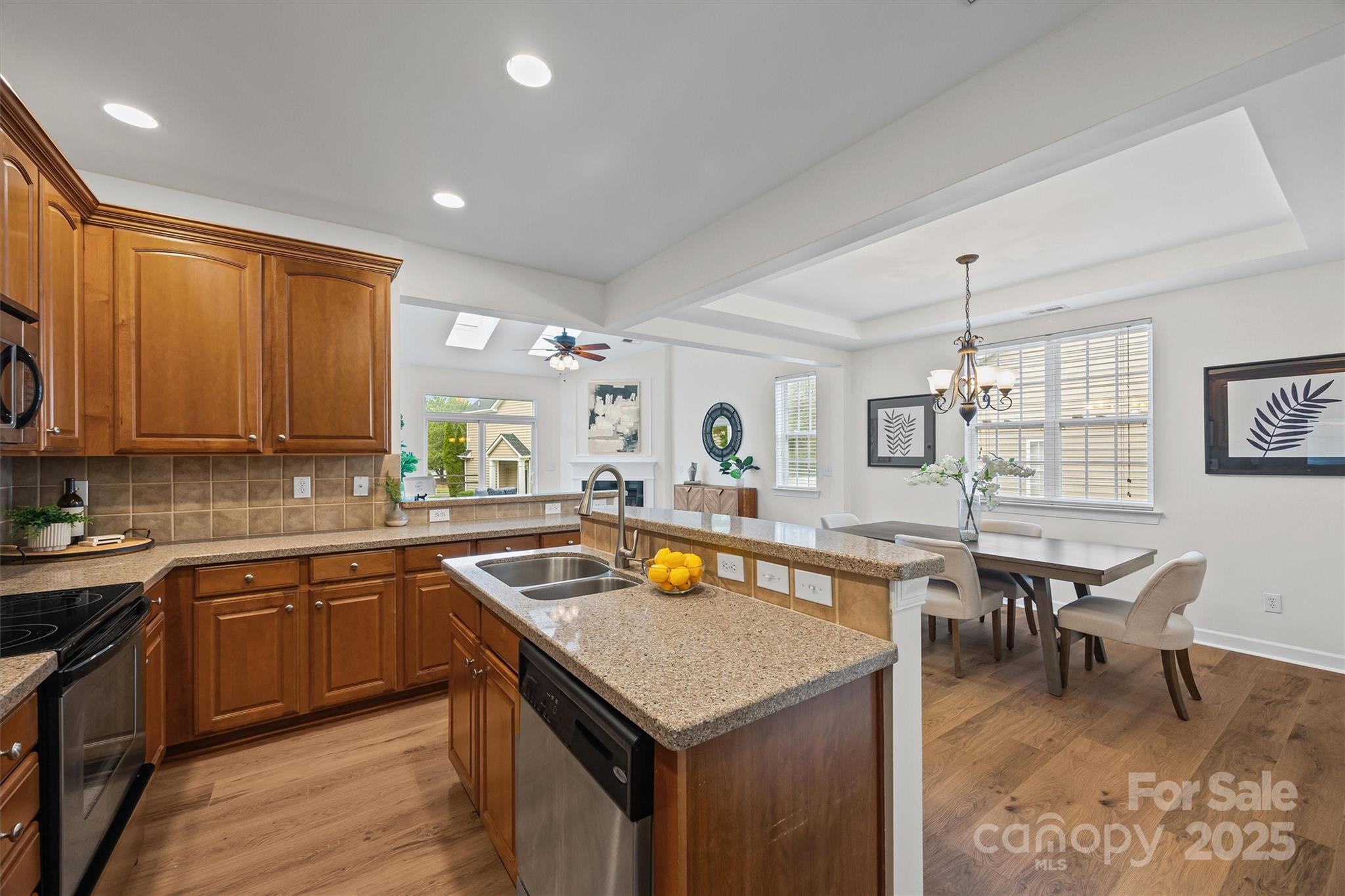 11022 Lucky Horseshoe Lane