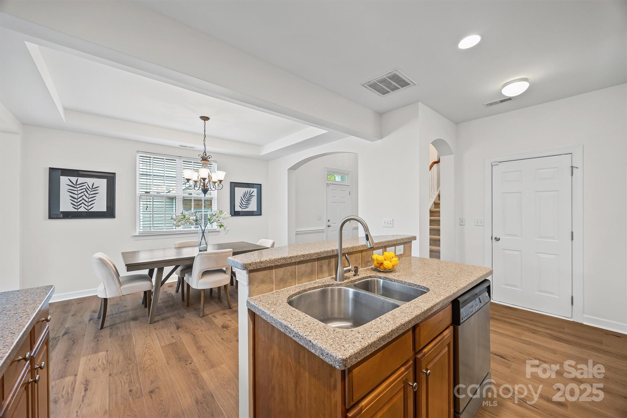 11022 Lucky Horseshoe Lane