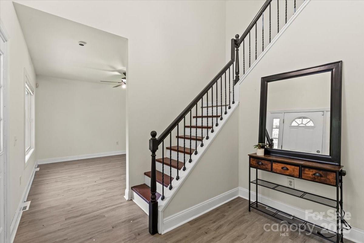 946 Laurelwood Drive