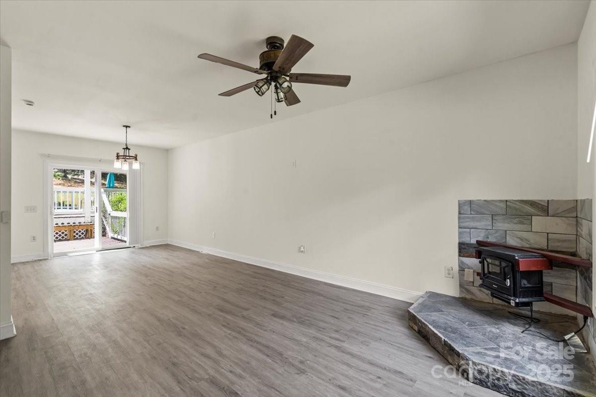 946 Laurelwood Drive