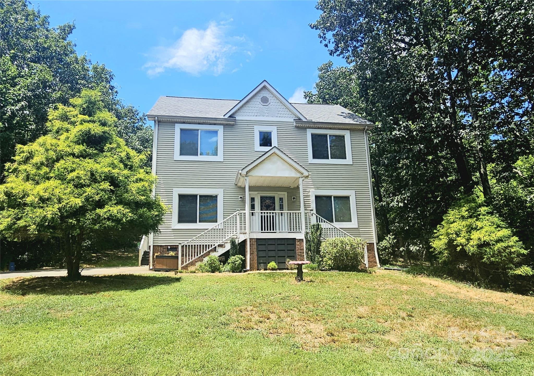 946 Laurelwood Drive