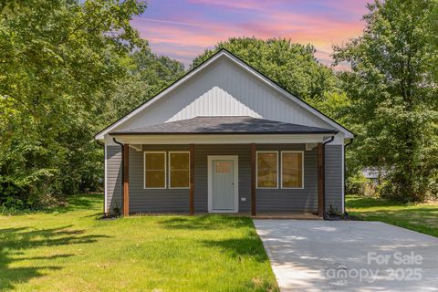 925 4th Street Statesville NC 28677