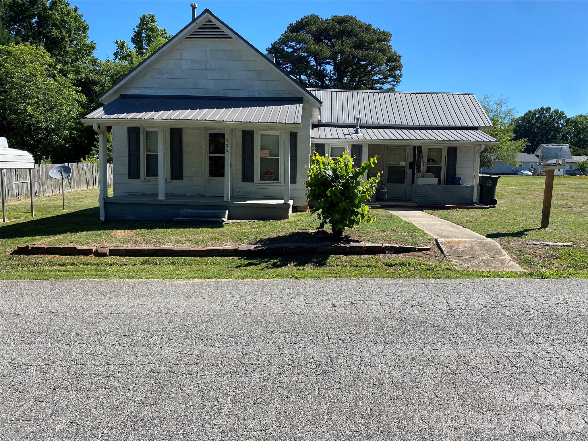 306 Howell Street