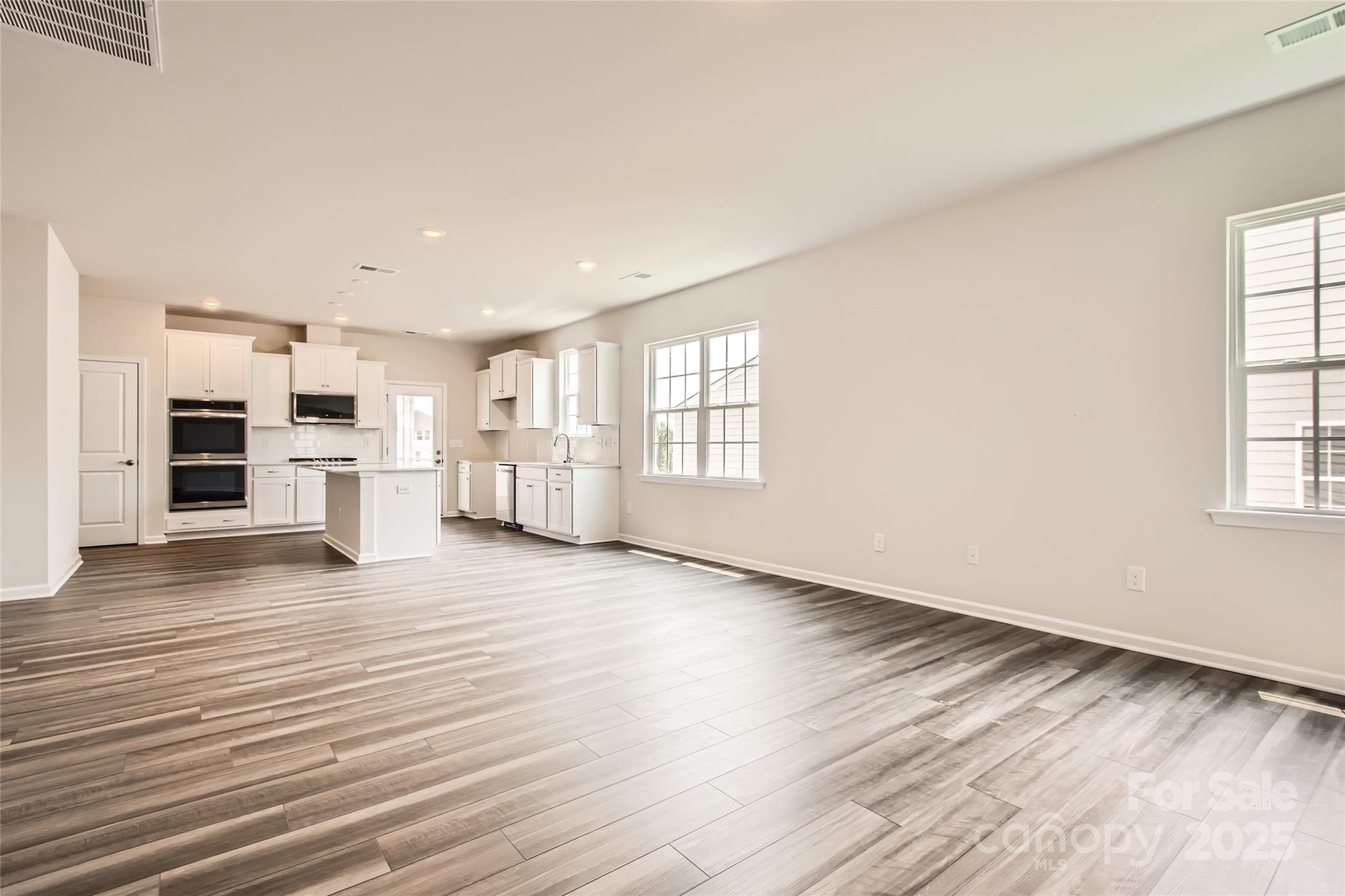 Roselyn - Residential