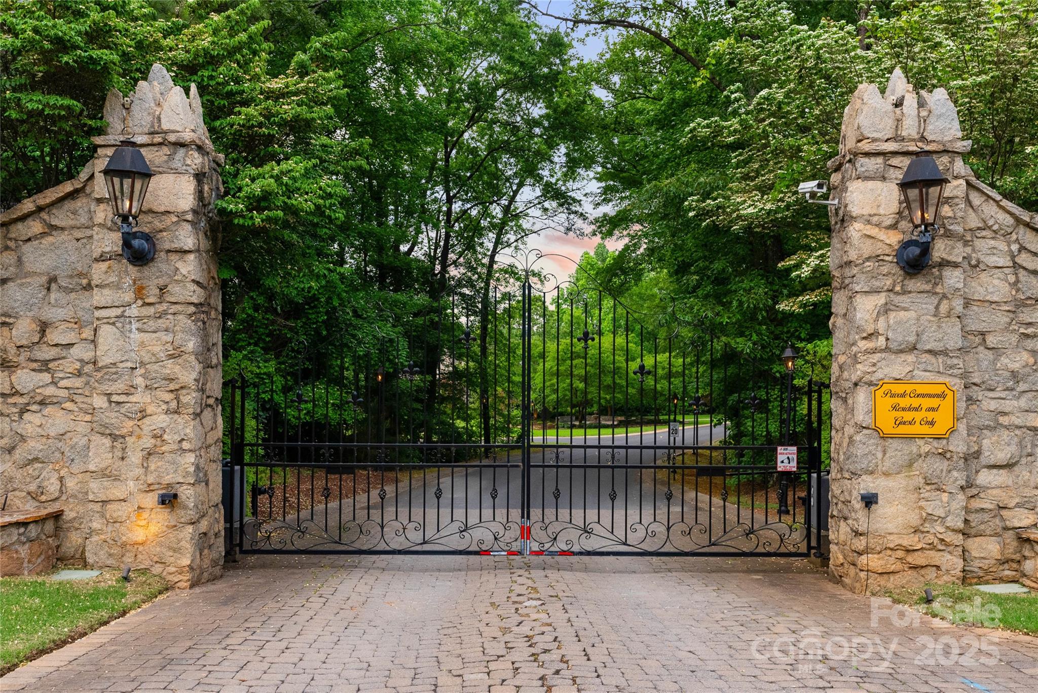 325 Ivy Arbor Circle