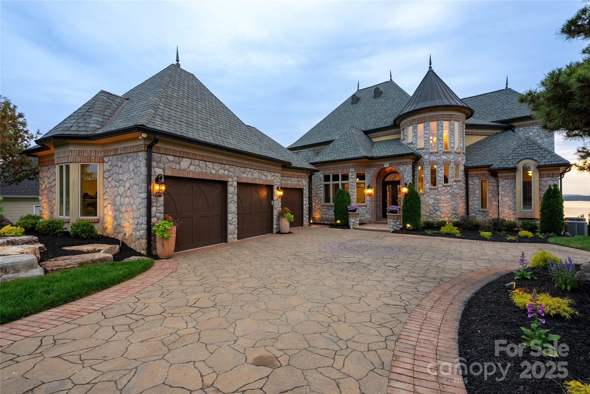 325 Ivy Arbor Circle