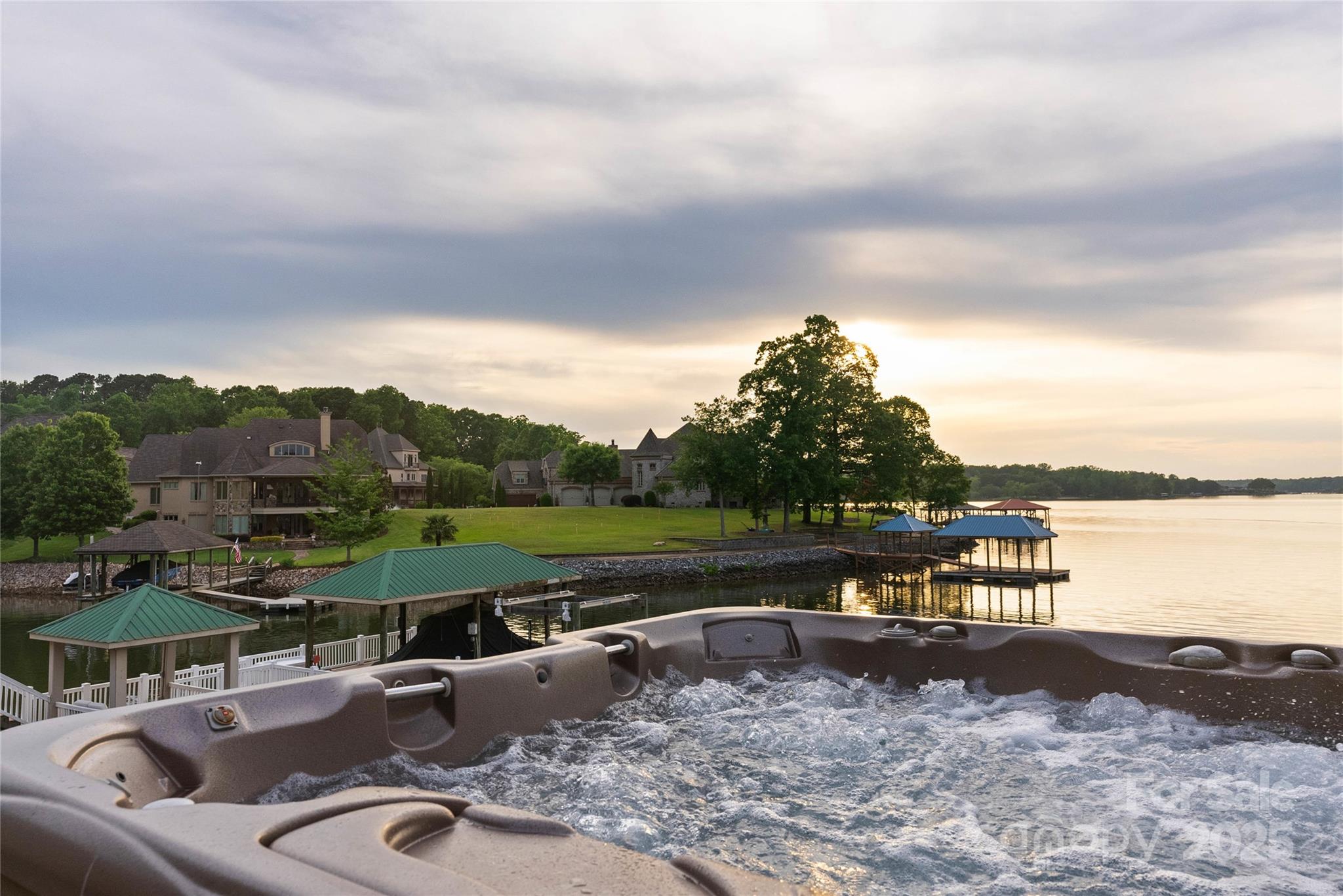 Joslin Pointe - Residential