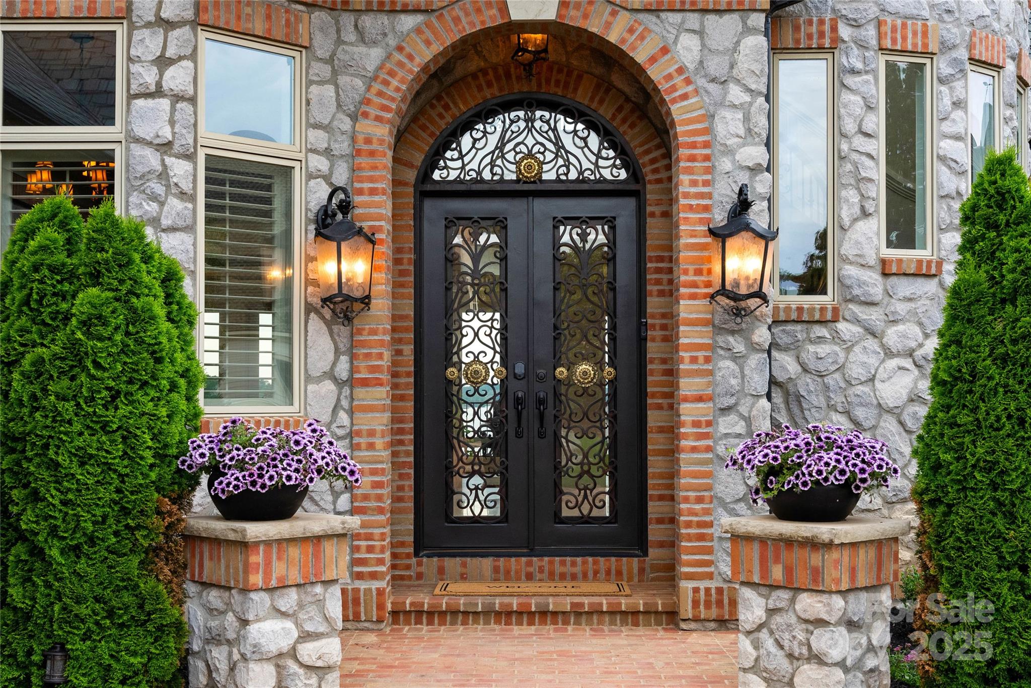325 Ivy Arbor Circle