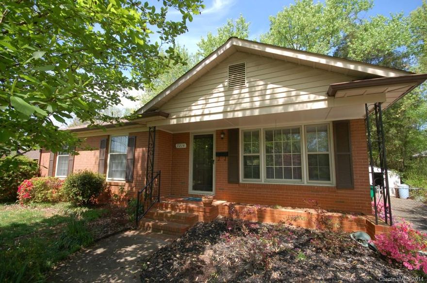 Traditional 3BR-1.5BA brick ranch in Starmount.  Updated bathrooms, gorgeous hardwood floors.  Blinds throughout the home, neutral paints.  Large living room on front of home with picture window.  Large kitchen with bay window in dining area.  Mudroom/laundry room is right off the kitchen.  Outside storage room; storage shed; private fenced backyard; covered patio.