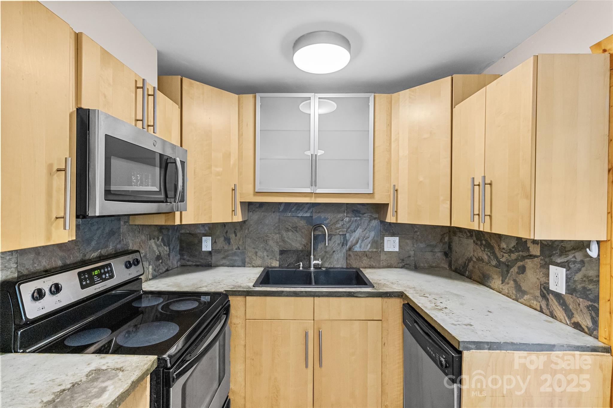 634 Chipley Avenue 1