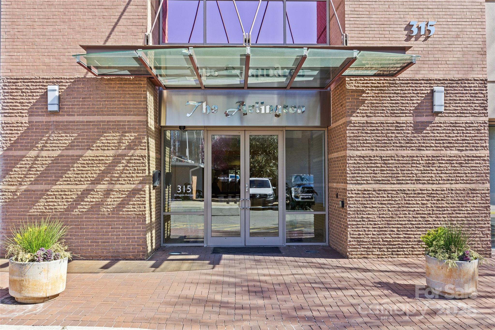 315 Arlington Avenue 1206