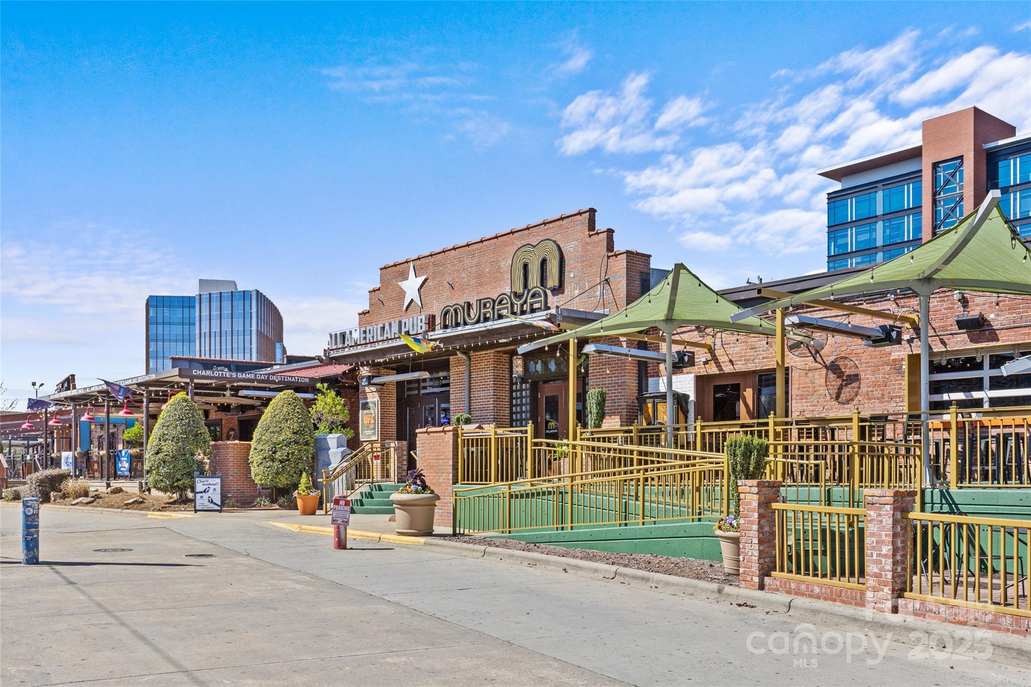 Charlotte, North Carolina 28203, United States, 2 Bedrooms Bedrooms, ,2 BathroomsBathrooms,Residential,Under Contract,81940