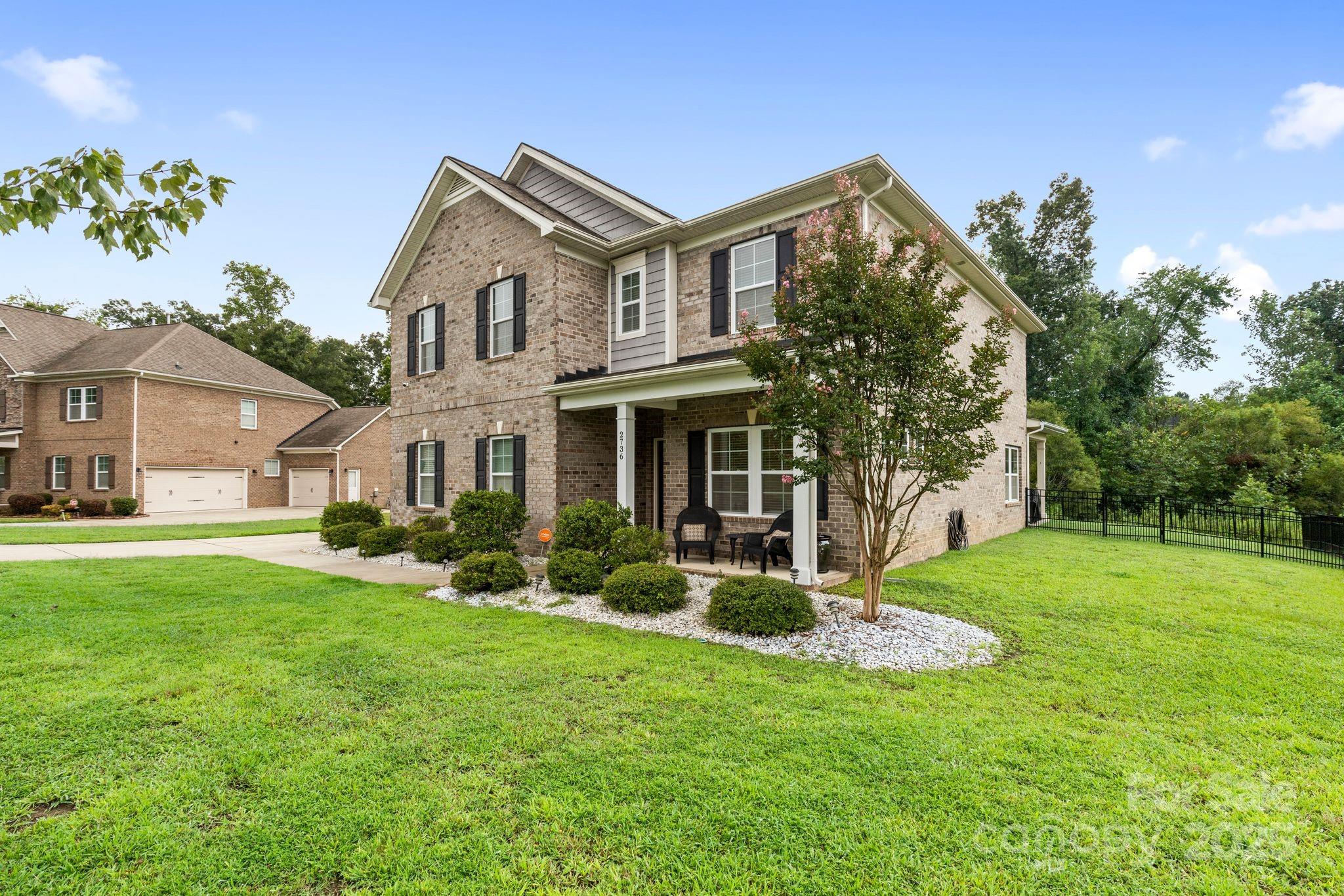 2736 Stonewood View