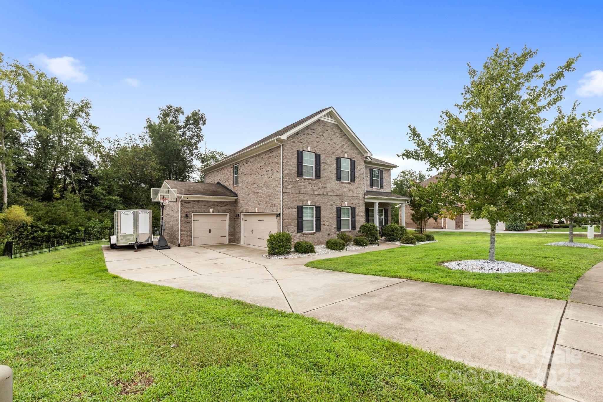 2736 Stonewood View