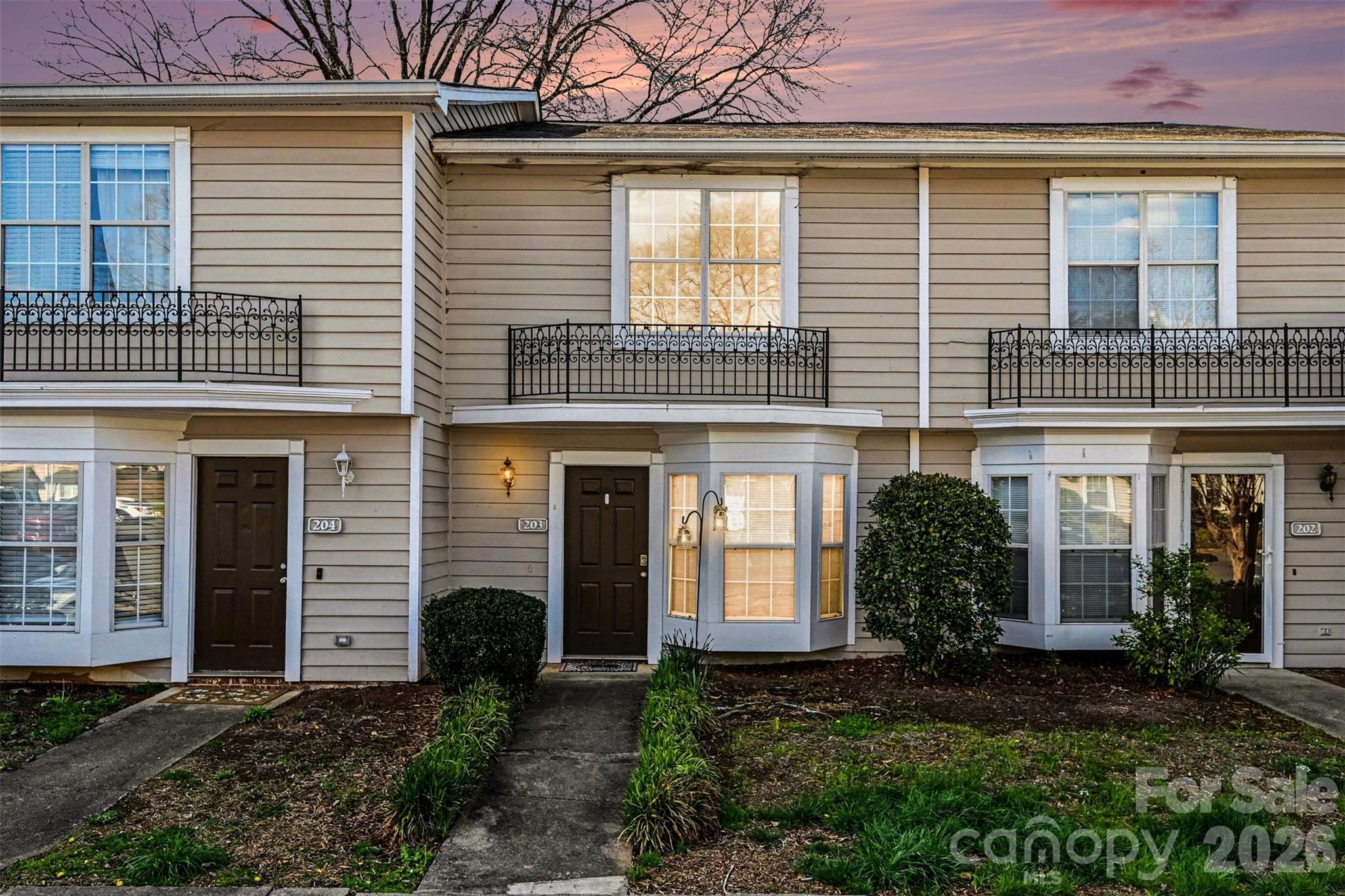 Manor Lake - Residential