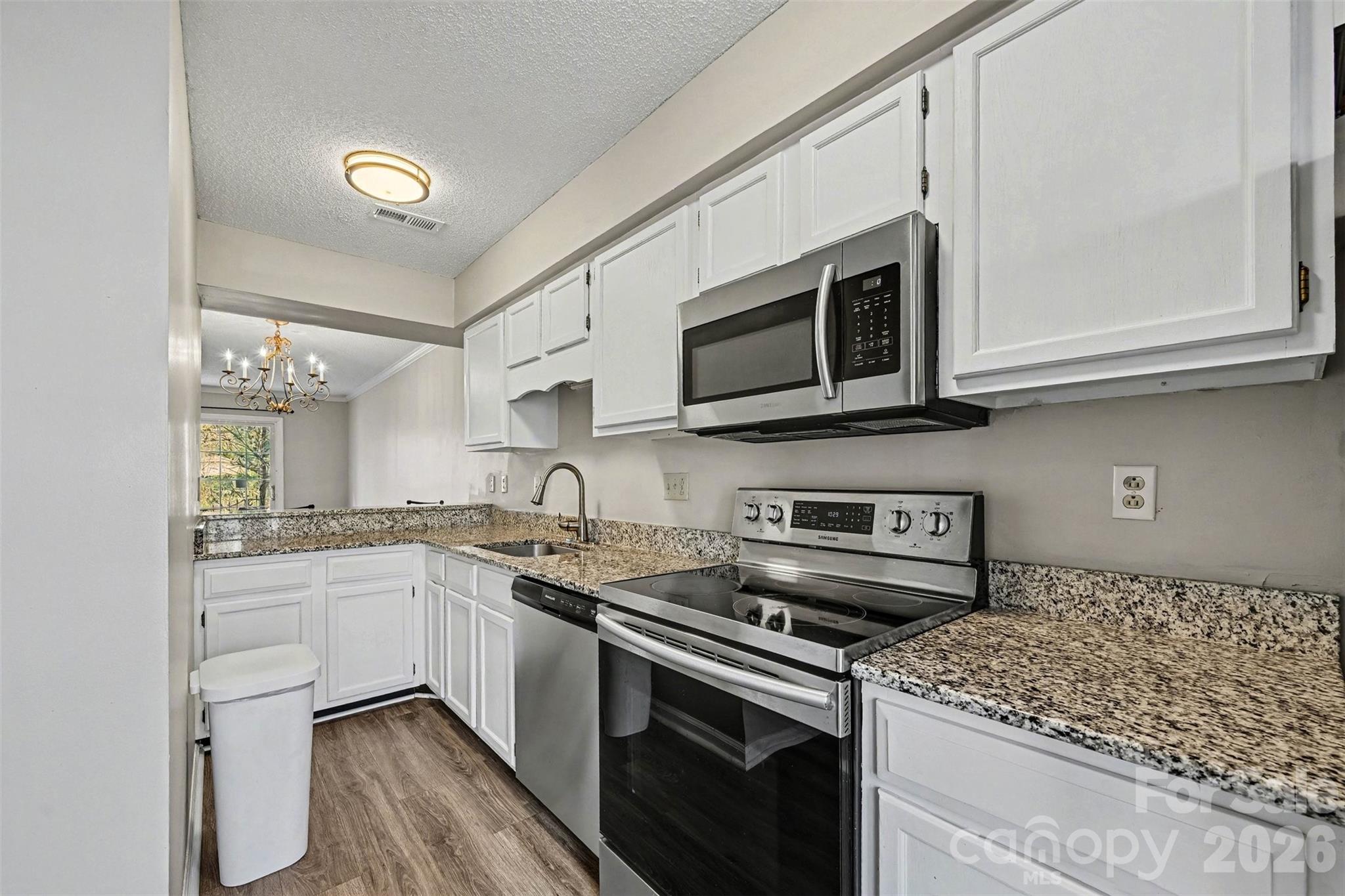 Manor Lake - Residential