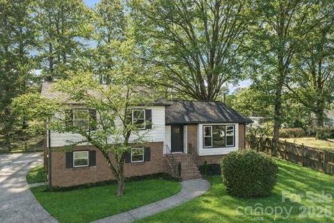 5324 Cheval Place Charlotte NC 28205