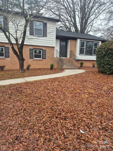 5324 Cheval Place Charlotte NC 28205