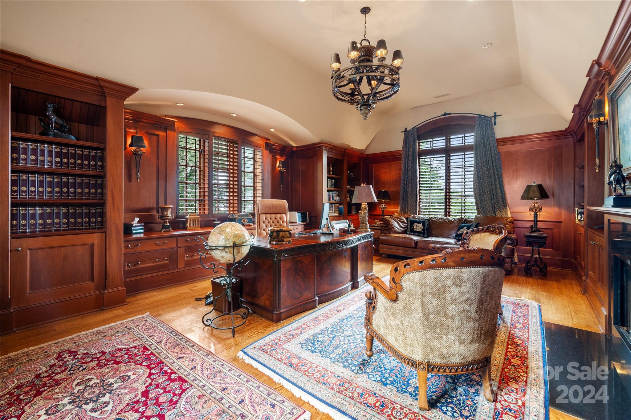 Asheville, North Carolina 28804, United States, 4 Bedrooms Bedrooms, ,5 BathroomsBathrooms,Residential,Active,47482