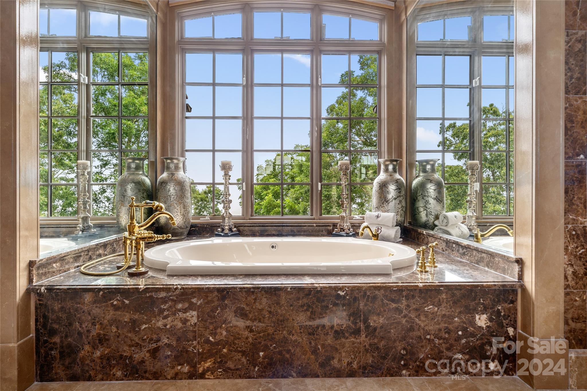 Asheville, North Carolina 28804, United States, 4 Bedrooms Bedrooms, ,5 BathroomsBathrooms,Residential,Active,47482